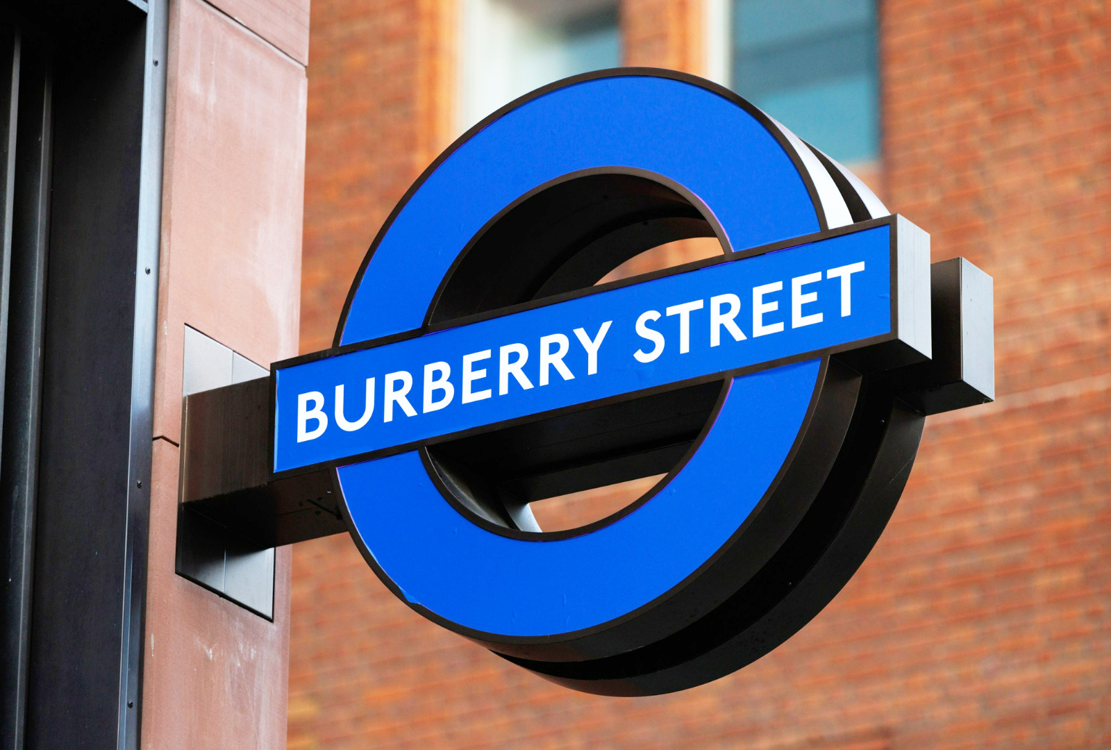 Burberry Street roundel at Bond Street Station